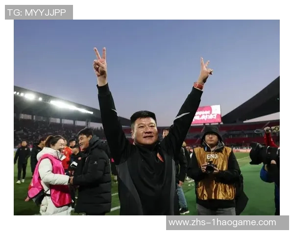 中国女足亮相中甲赛场现场观战重庆铜梁龙对阵辽宁铁人赛事精彩纷呈